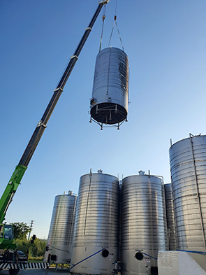 Lifting tanks